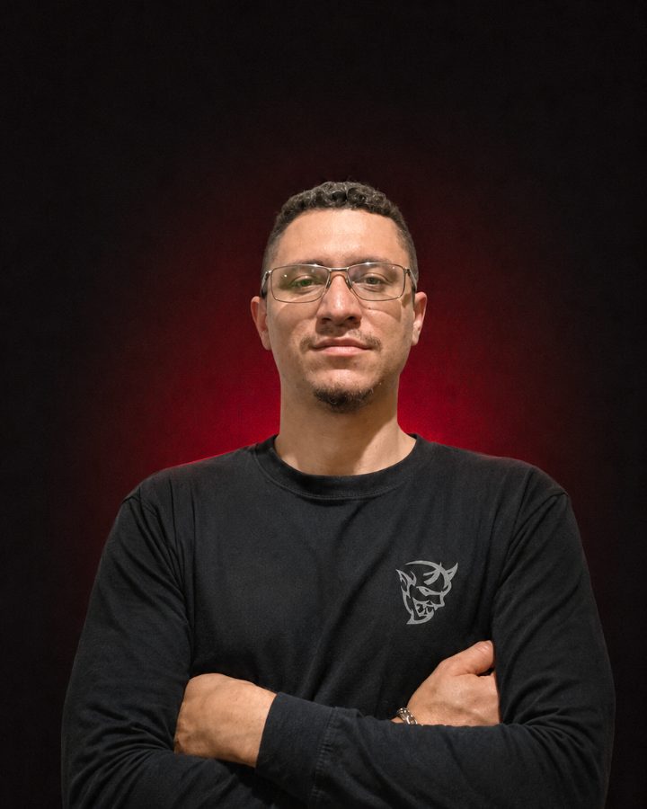 Ricardo, sócio e mecânico da DarkCar